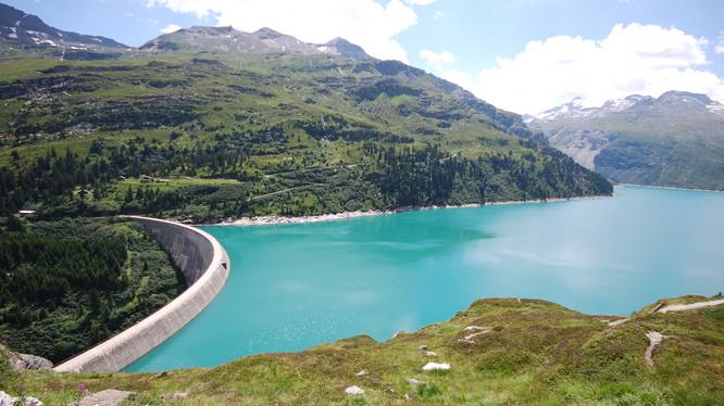 Energieoekonomie Foto der Zervreilastaumauer