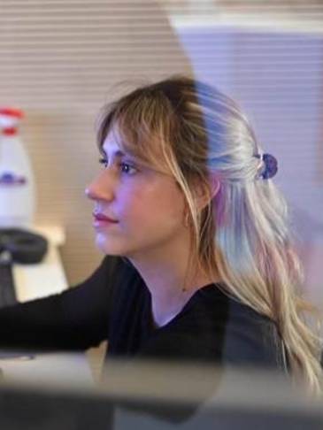 Simona Ritter Portrait Simona Ritter, Studium Multimedia Production