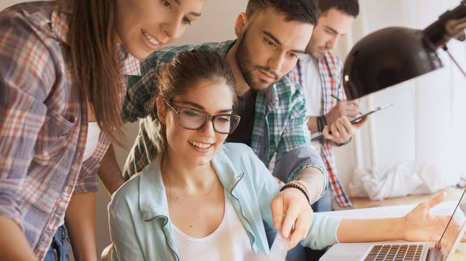 Master of Science in Business Administration Studienrichtung New Business Master of Science in Business Administration absolvieren: Eine Gruppe New Business-Studierender