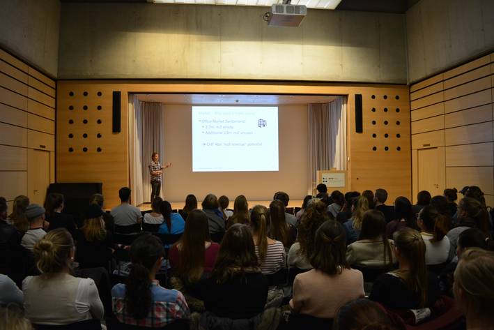Distinguished Speaker Series (DSS) Sliderbild DSS