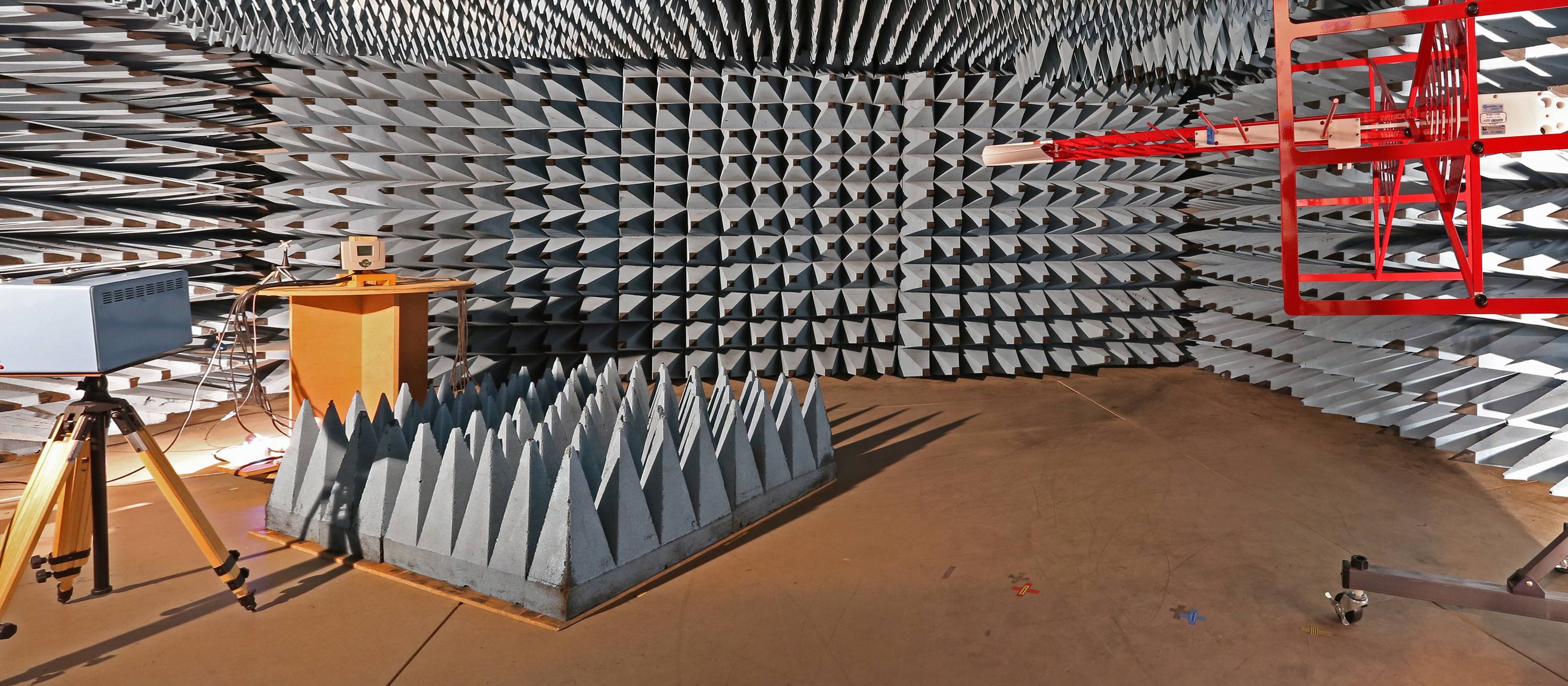 EMV Prüfzentrum Imagebild EMV Prüfzentrum