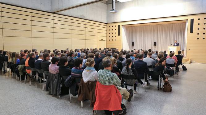 Besammlung in der Aula Besammlung in der Aula