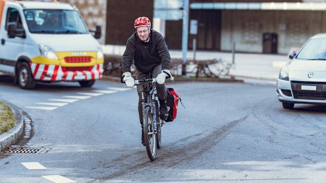 Arbeitsweg als Forschungsinput: Ein Blick in die vielen, nicht vollständig besetzten Autos lässt Ulrich Hauser-Ehninger über ungenutztes Potenzial in der Mobilität nachdenken.